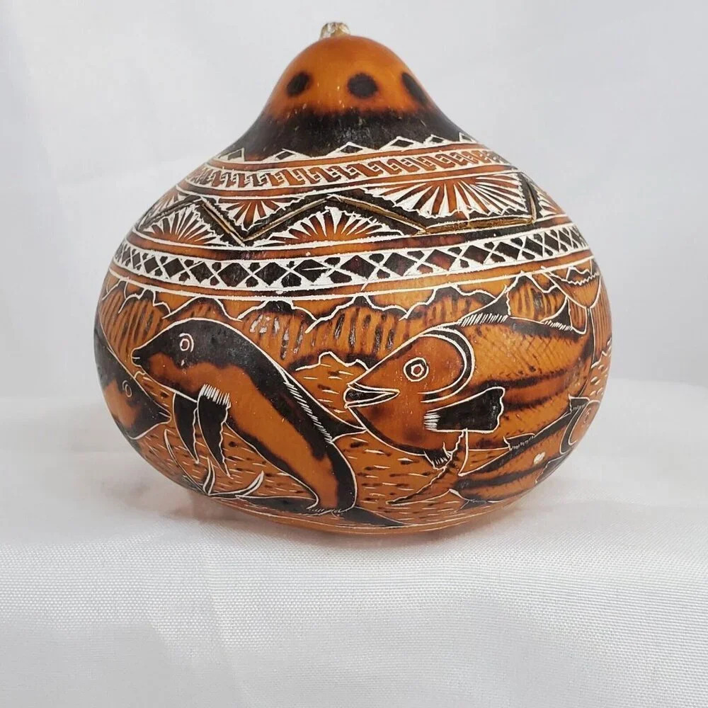 VTG Peruvian Folk Art Hand Carved Gourd w/Lid Trinket Box Whales Fish Sea Life - Picture 1 of 16